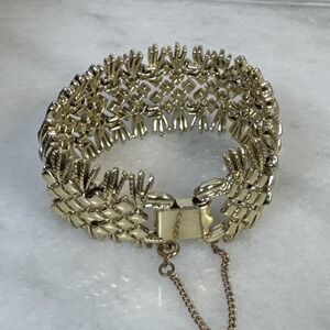 Coro Pegasus Wide Mesh Bracelet Silver Tone with Fold Over Clasp Circa 1950